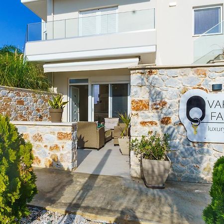 Vakakis Family Luxury Studios 2 Palaiochora Bagian luar foto